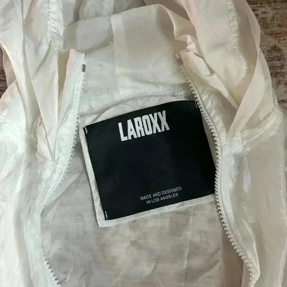 LAROXX - Picture 2 of 2